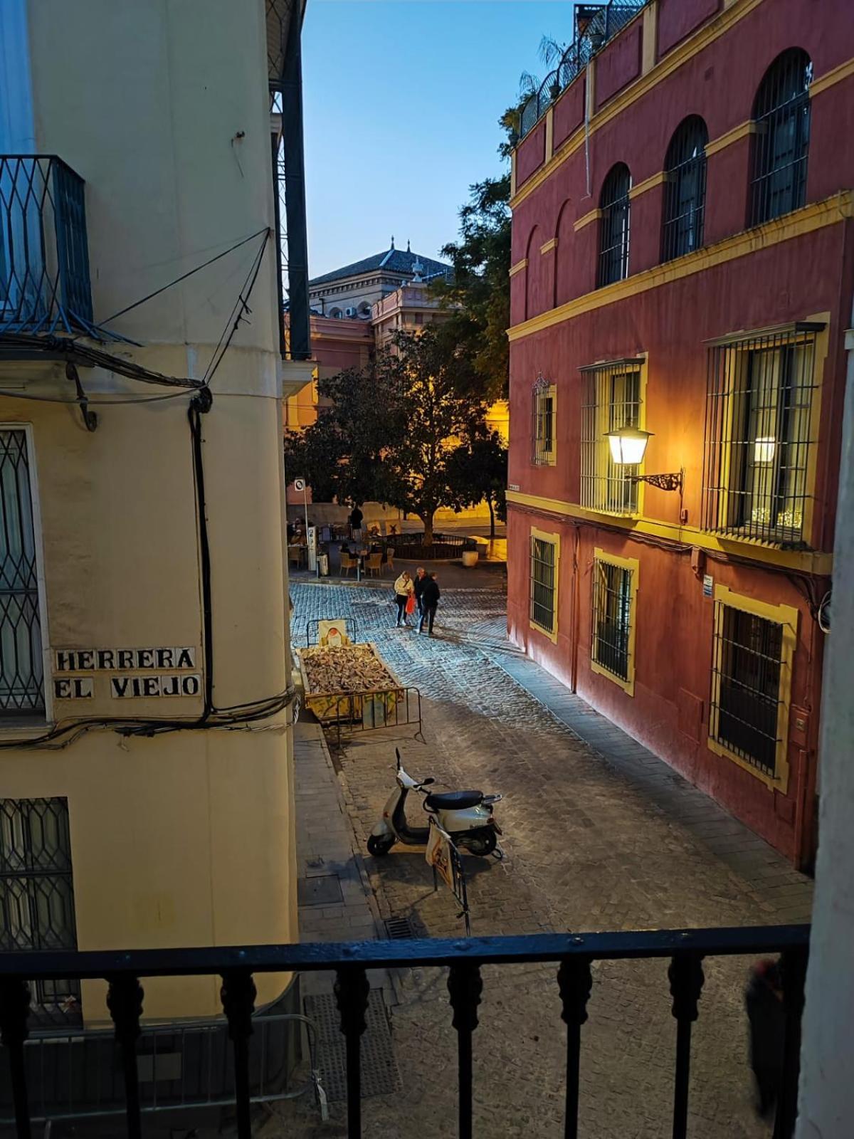 Independent Beautiful House Seville City Center With Private Parking Bagian luar foto